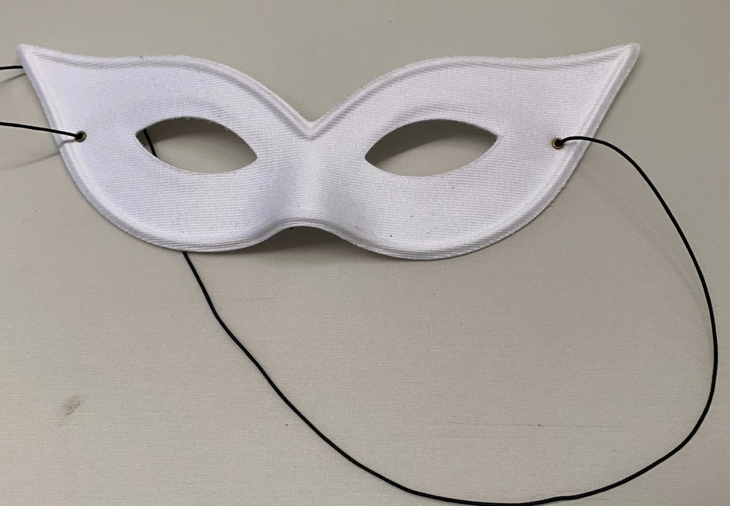 Solid Color Italian Harlequin Half Mask 3 Solid Color Italian Harlequin Half Mask - Image 3